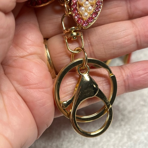 🖤furry FOX 🦊 purse bling key chain with SALMON FUR and gold accent - Picture 4 of 5